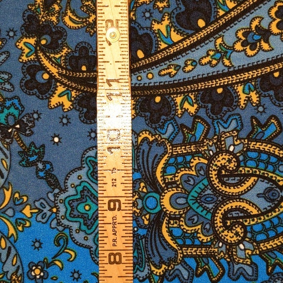 Ann Taylor Women's Size M Geometric Pattern Career Wear Popover Top - Picture 6 of 9